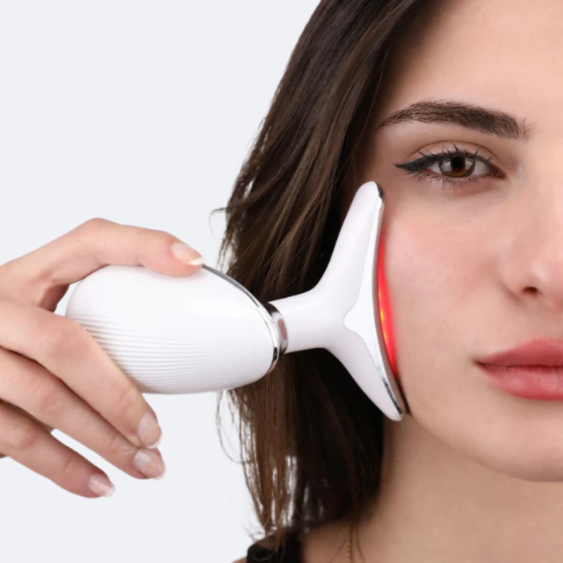 Gua sha vs rouleau visage : lequel choisir pour votre routine beauté ?